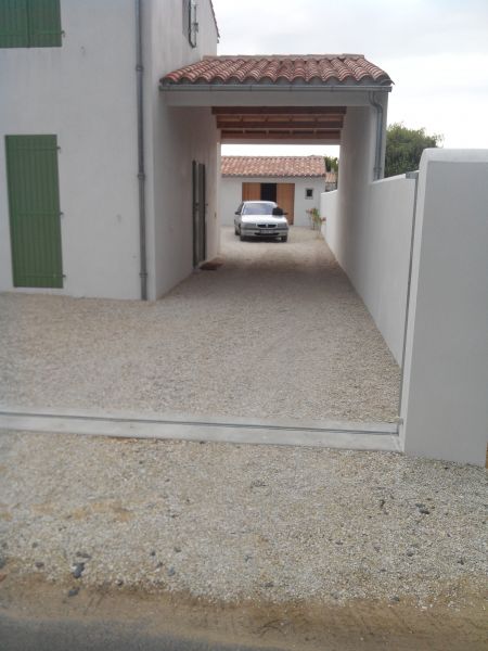 Photo 6 : ENTREE d'une maison située à Les Portes, île de Ré.