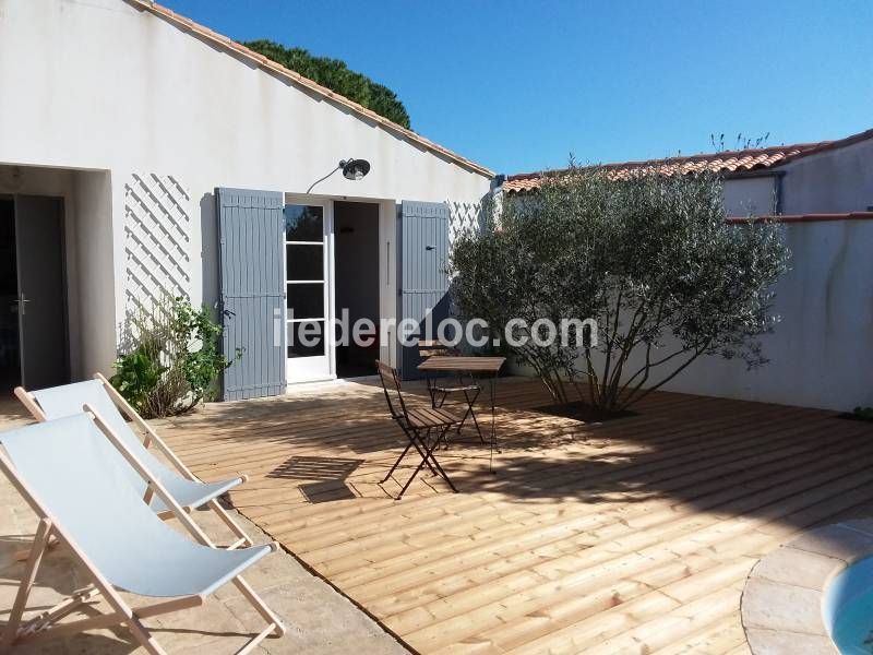 Photo 2 : JARDIN d'une maison située à Le Bois-Plage-en-Ré, île de Ré.