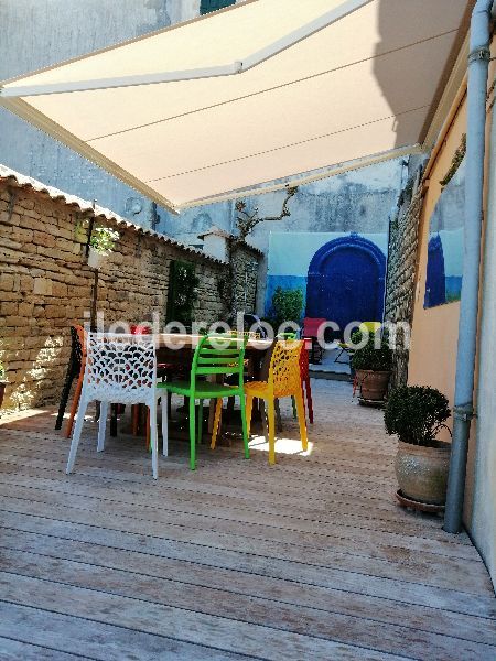 Photo 11 : EXTERIEUR d'une maison située à Ars en Ré, île de Ré.