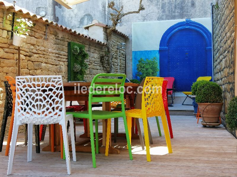 Photo 5 : TERRASSE d'une maison située à Ars en Ré, île de Ré.