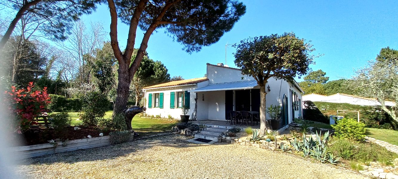 Photo 3 : NC d'une maison située à Rivedoux, île de Ré.