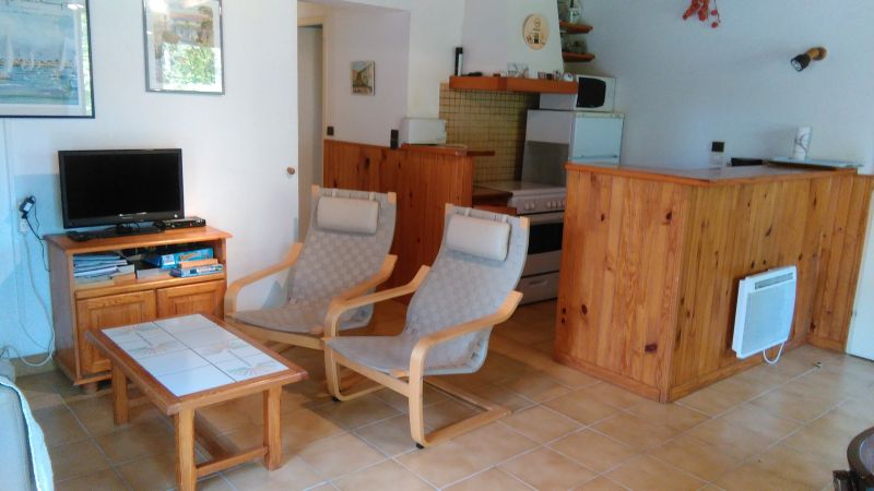 Photo 8 : CUISINE d'une maison située à Rivedoux, île de Ré.