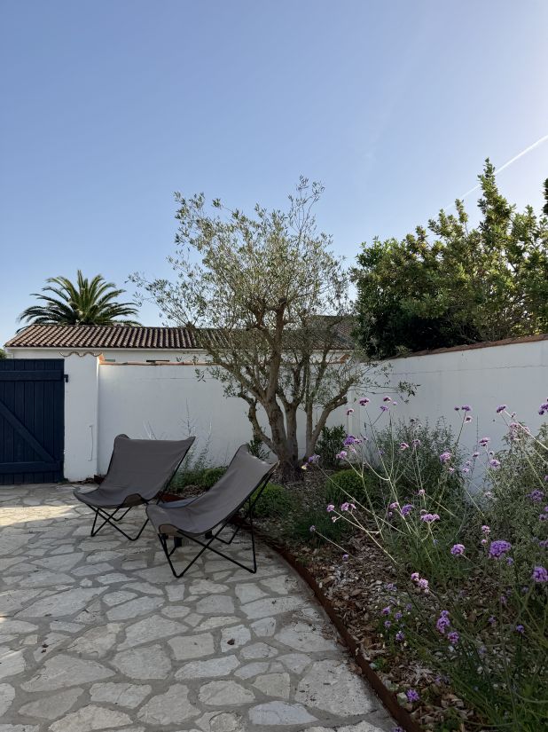 Photo 4 : JARDIN d'une maison situ&eacute;e &agrave; La Couarde-sur-mer, &icirc;le de R&eacute;.