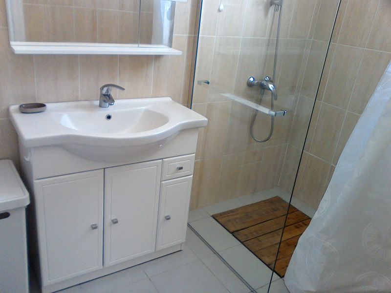 Photo 4 : SALLEDEBAIN d'une maison située à Loix, île de Ré.