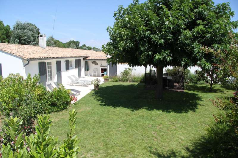 Photo 3 : JARDIN d'une maison située à Les Portes-en-Ré, île de Ré.