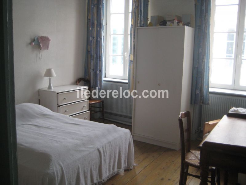 Photo 5 : CHAMBRE d'une maison située à La Couarde-sur-mer, île de Ré.