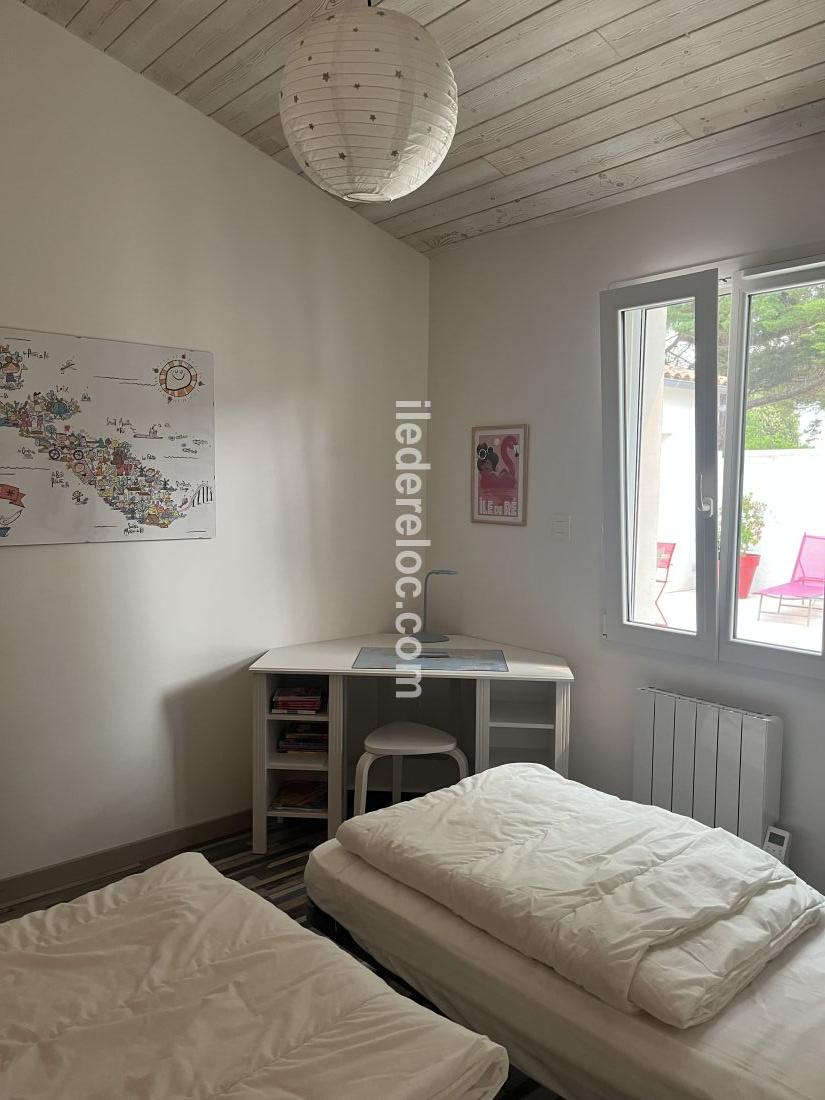 Photo 11 : CHAMBRE d'une maison située à Le Bois-Plage-en-Ré, île de Ré.