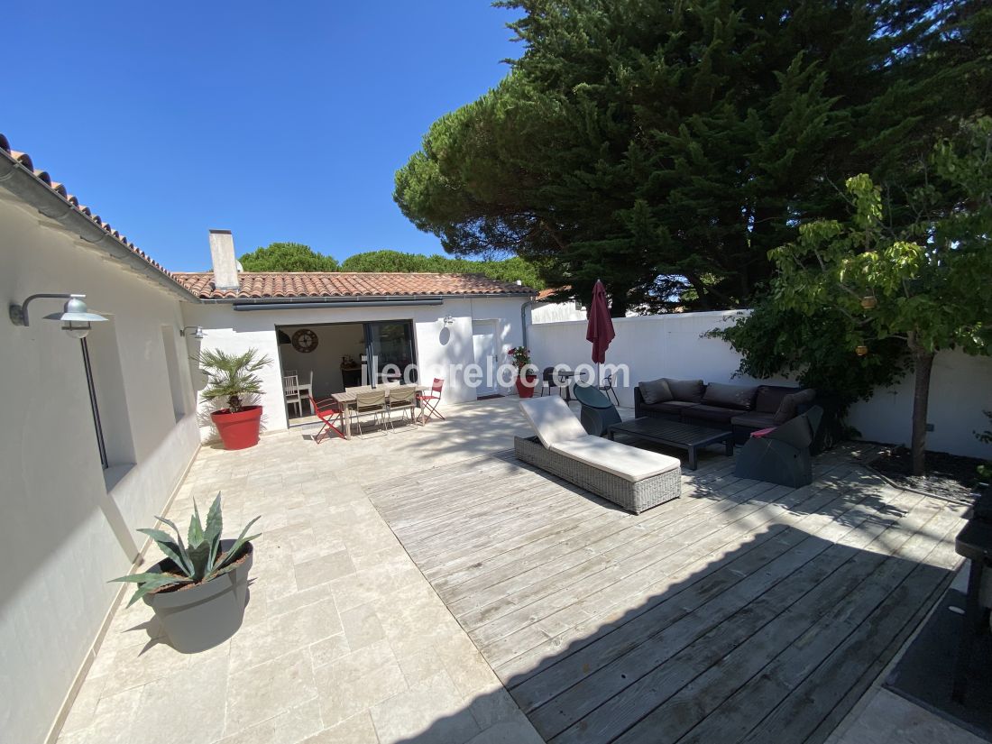 Photo 4 : JARDIN d'une maison située à Le Bois-Plage-en-Ré, île de Ré.