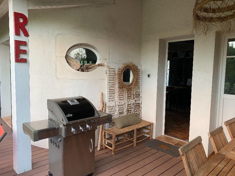 Photo 5 : TERRASSE d'une maison située à Le Bois-Plage-en-Ré, île de Ré.