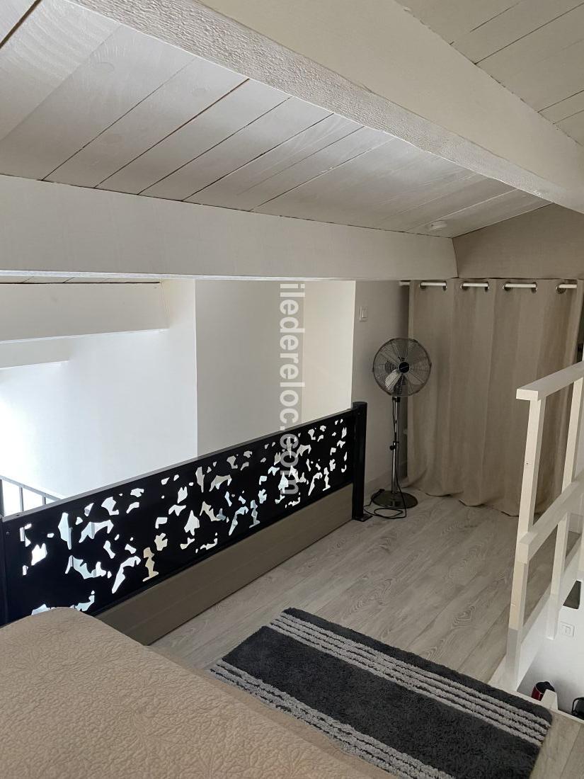 Photo 9 : MEZZANINE d'une maison situ&eacute;e &agrave; Ars en R&eacute;, &icirc;le de R&eacute;.