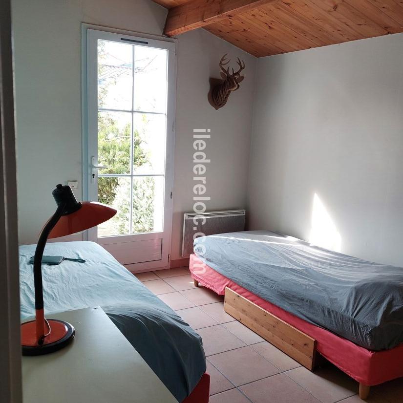 Photo 14 : CHAMBRE d'une maison située à Les Portes-en-Ré, île de Ré.