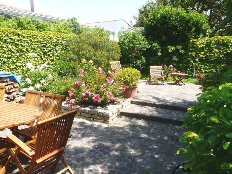 Photo 1 : JARDIN d'une maison située à Le Bois-Plage, île de Ré.