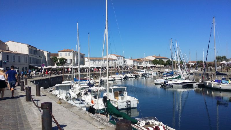 Photo 33 : NC d'une maison située à Saint-Martin-de-Ré, île de Ré.