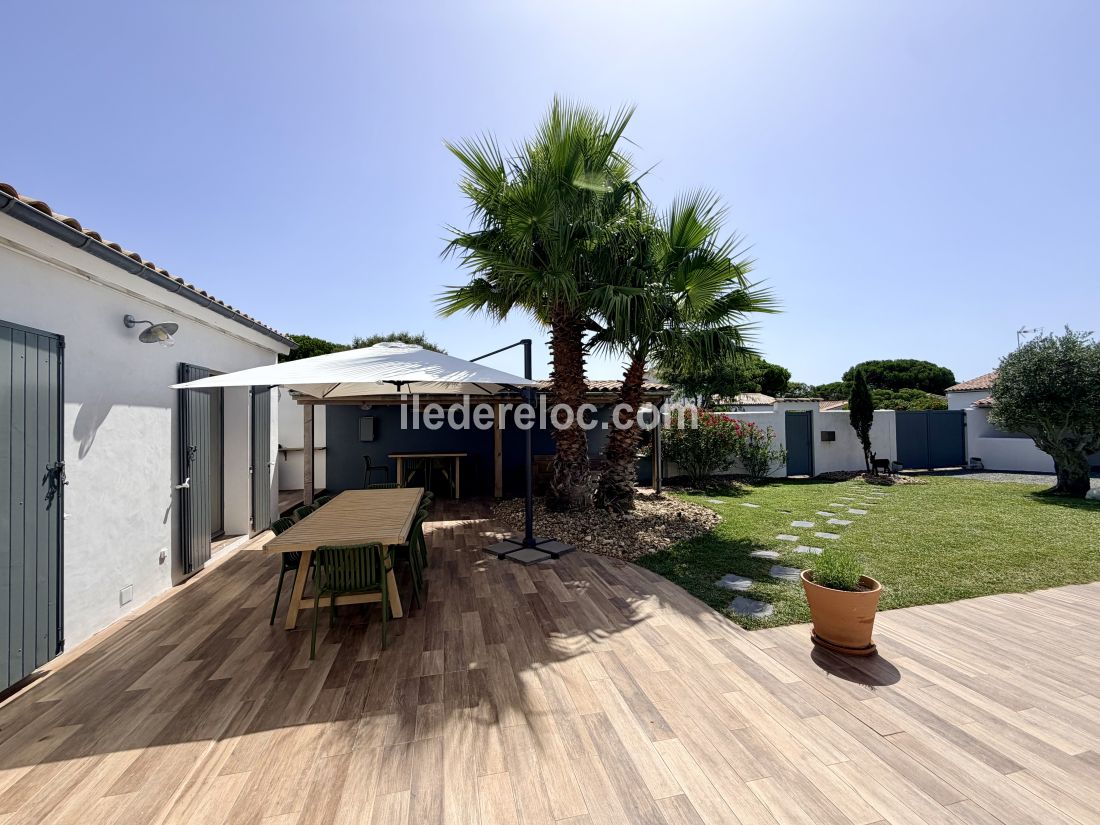 Photo 4 : EXTERIEUR d'une maison situ&eacute;e &agrave; La Couarde-sur-mer, &icirc;le de R&eacute;.