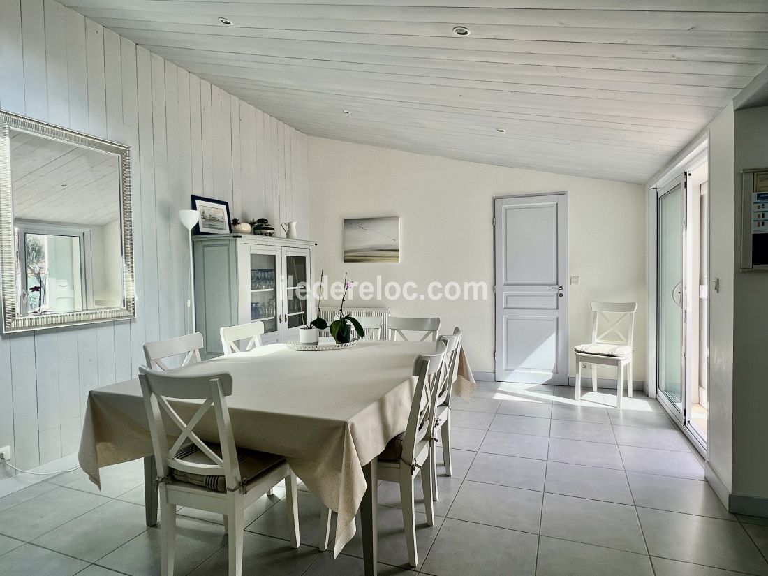 Photo 12 : NC d'une maison situ&eacute;e &agrave; Saint-Martin-de-R&eacute;, &icirc;le de R&eacute;.