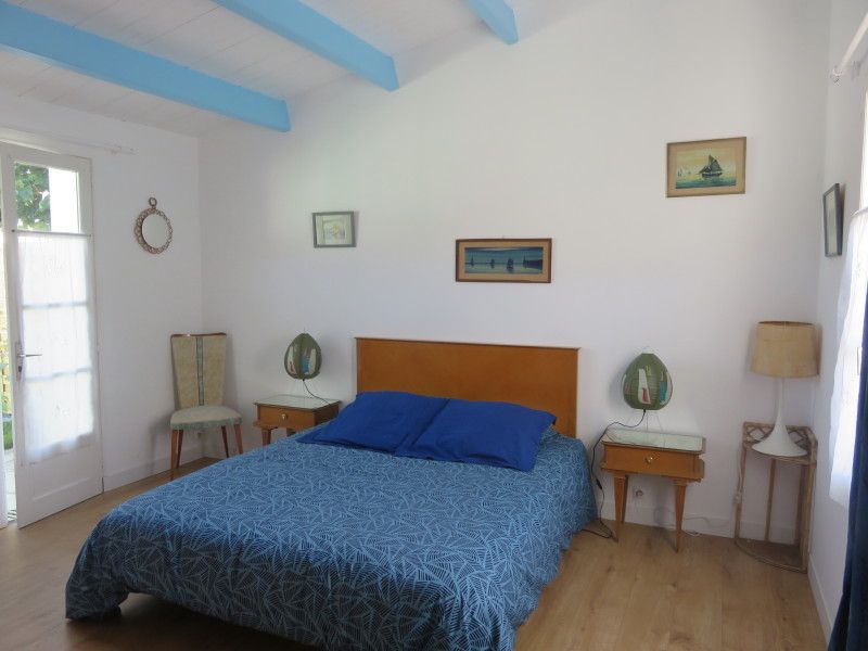 Photo 3 : CHAMBRE d'une maison située à Saint-Clément-des-Baleines, île de Ré.