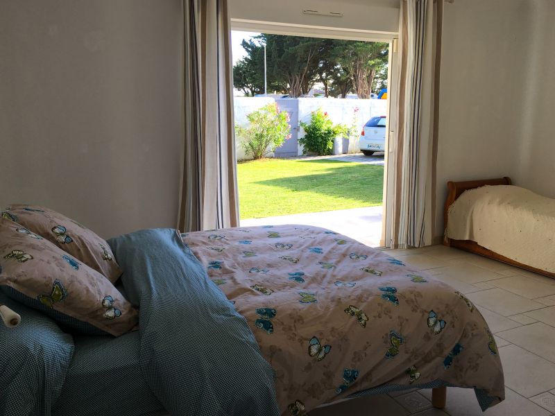 Photo 8 : CHAMBRE d'une maison située à Le Bois-Plage-en-Ré, île de Ré.