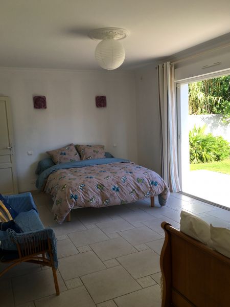 Photo 9 : CHAMBRE d'une maison située à Le Bois-Plage-en-Ré, île de Ré.