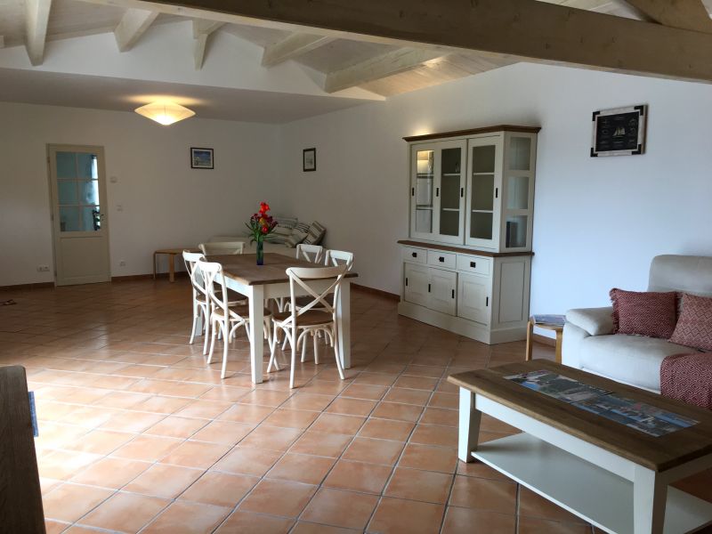 Photo 2 : SEJOUR d'une maison située à Le Bois-Plage-en-Ré, île de Ré.