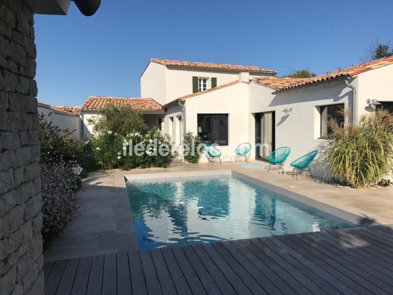 Photo 1 : EXTERIEUR d'une maison située à Le Bois-Plage, île de Ré.