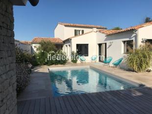 ile de ré Maison rcente 4 toiles - piscine chauffe - centre village