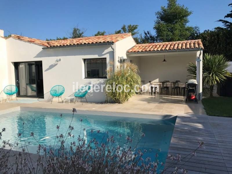 Photo 6 : EXTERIEUR d'une maison située à Le Bois-Plage-en-Ré, île de Ré.