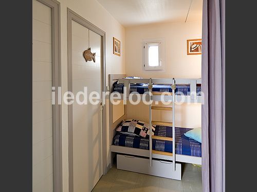 Photo 11 : CHAMBRE d'une maison située à Rivedoux-Plage, île de Ré.