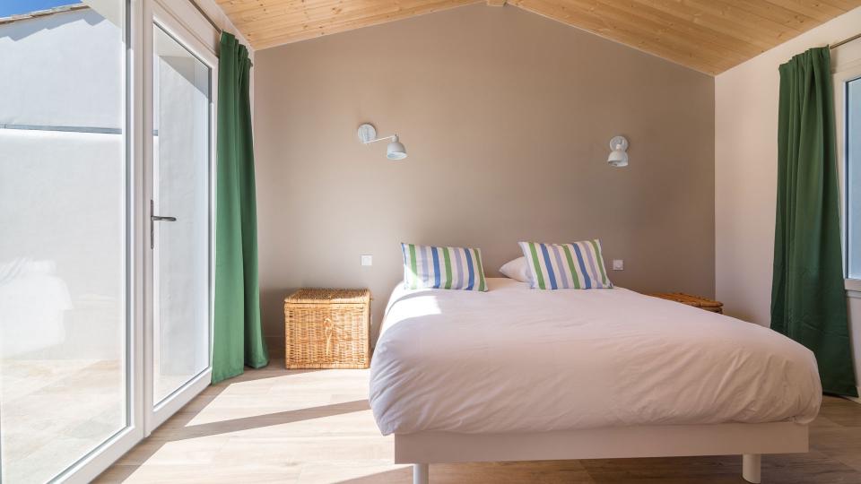 Photo 19 : CHAMBRE d'une maison située à Les Portes, île de Ré.