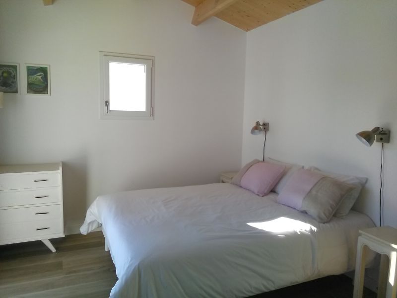 Photo 15 : CHAMBRE d'une maison située à Les Portes, île de Ré.