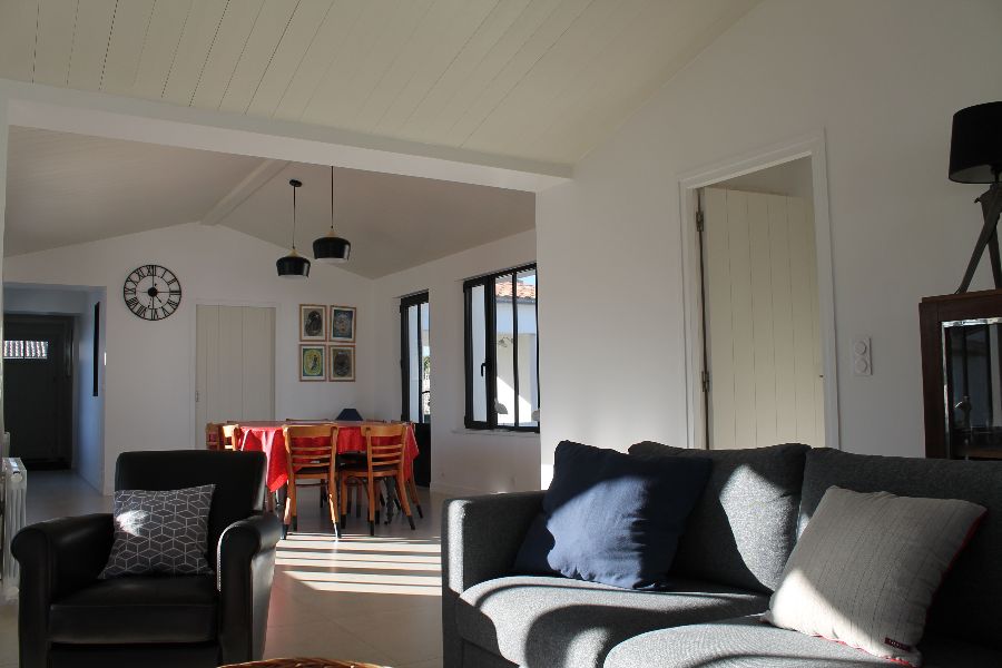 Photo 7 : SEJOUR d'une maison située à Les Portes, île de Ré.