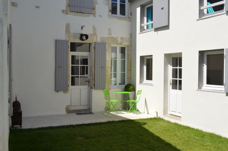 Photo 21 : JARDIN d'une maison située à La Couarde-sur-mer, île de Ré.