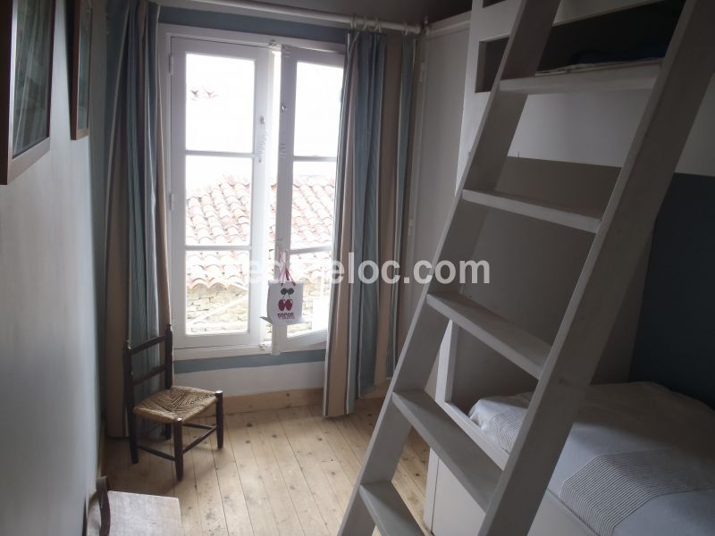 Photo 16 : CHAMBRE d'une maison située à Les Portes-en-Ré, île de Ré.