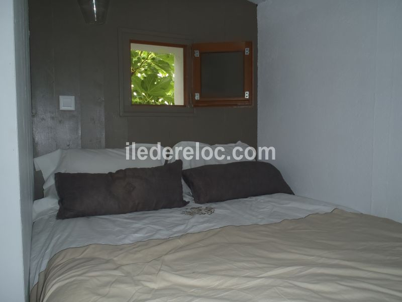 Photo 14 : CHAMBRE d'une maison située à Les Portes-en-Ré, île de Ré.