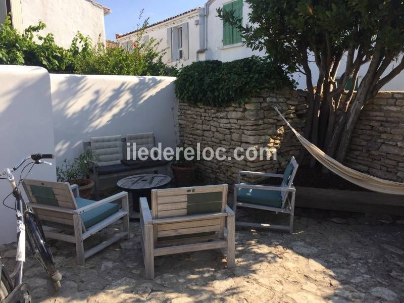 Photo 4 : EXTERIEUR d'une maison située à Les Portes-en-Ré, île de Ré.