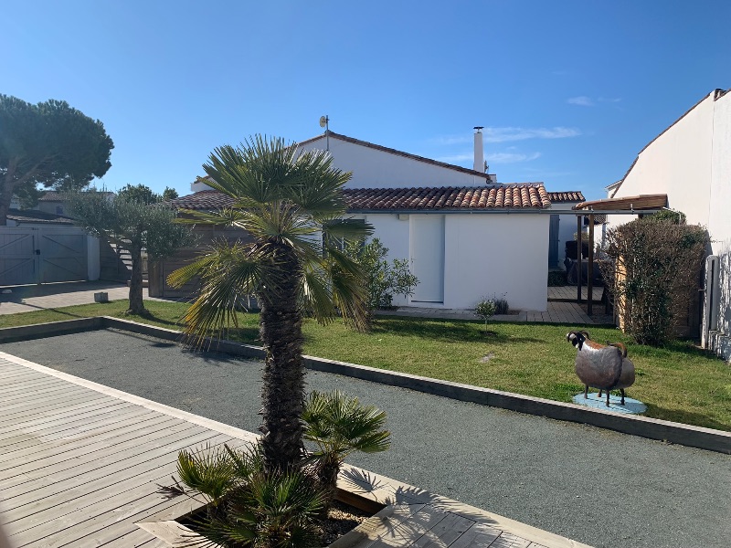 Photo 12 : TERRASSE d'une maison située à La Couarde-sur-mer, île de Ré.