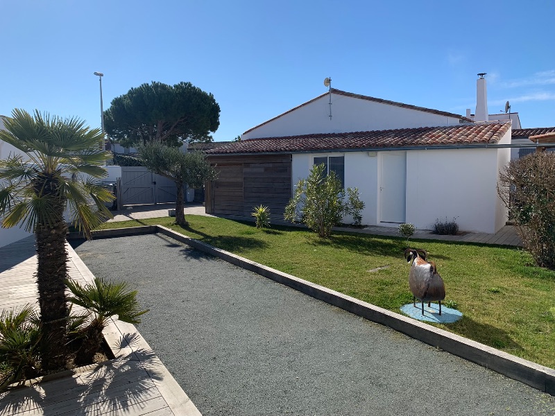 Photo 13 : TERRASSE d'une maison située à La Couarde-sur-mer, île de Ré.