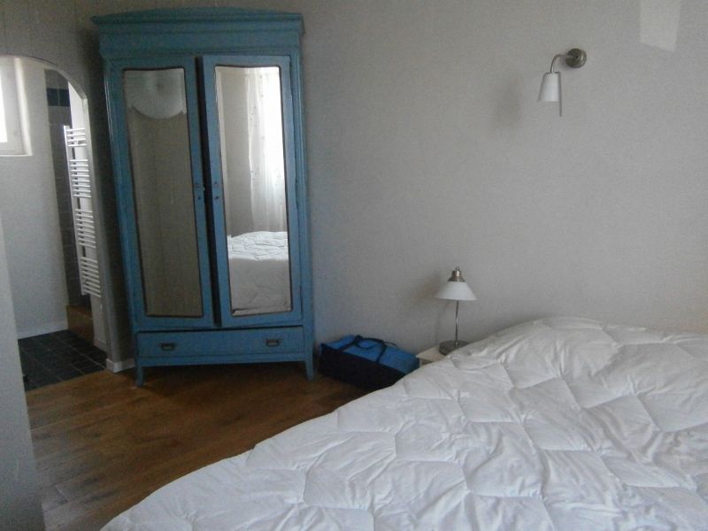 Photo 7 : CHAMBRE d'une maison située à Saint-Clément-des-Baleines, île de Ré.