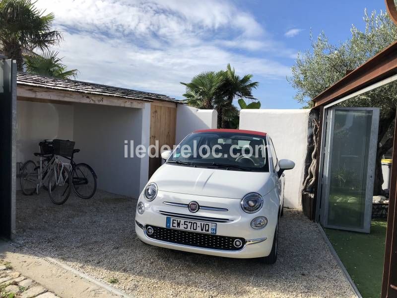 Photo 20 : EXTERIEUR d'une maison située à La Couarde-sur-mer, île de Ré.