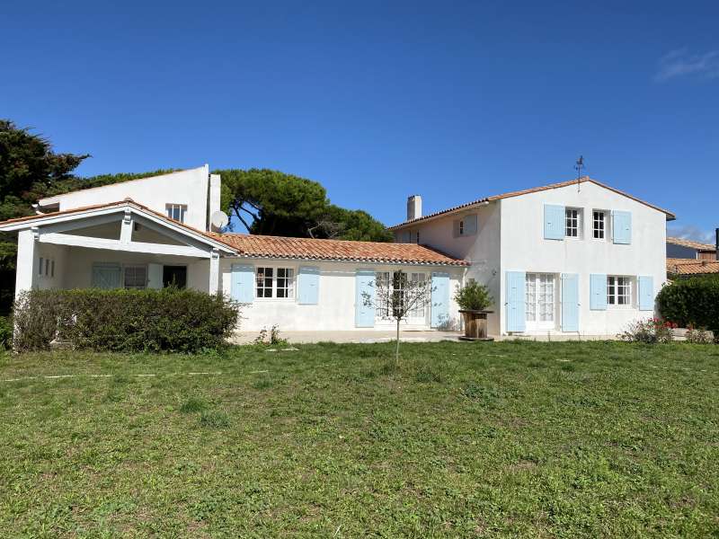 Photo 3 : EXTERIEUR d'une maison située à Loix, île de Ré.