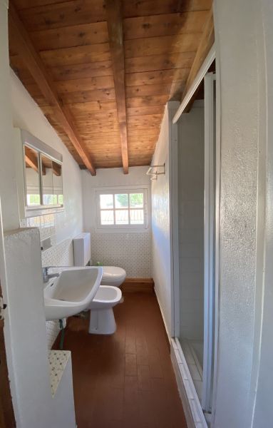 Photo 16 : SALLEDEBAIN d'une maison située à Loix, île de Ré.