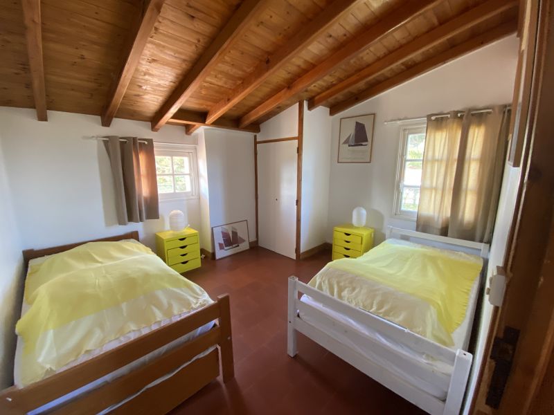 Photo 14 : CHAMBRE d'une maison située à Loix, île de Ré.