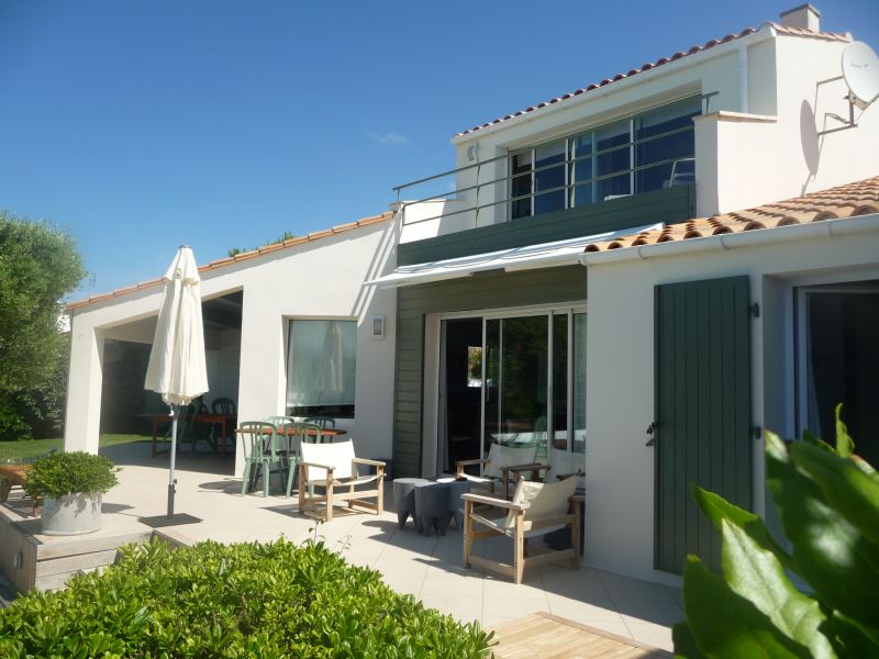 Photo 3 : EXTERIEUR d'une maison située à Sainte-Marie-de-Ré, île de Ré.