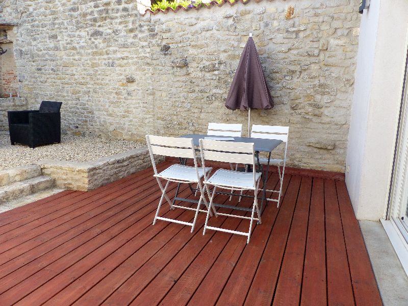 Photo 2 : TERRASSE d'une maison située à La Flotte-en-Ré, île de Ré.