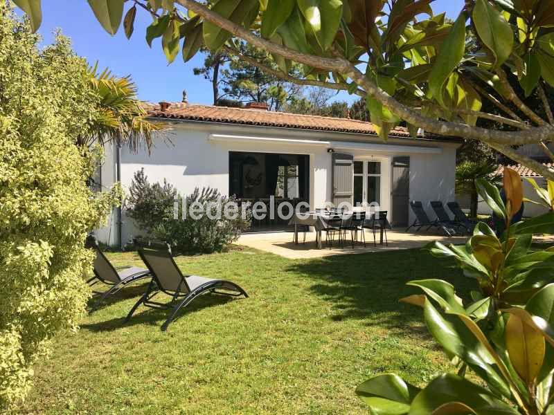 Photo 1 : JARDIN d'une maison située à La Couarde-sur-mer, île de Ré.