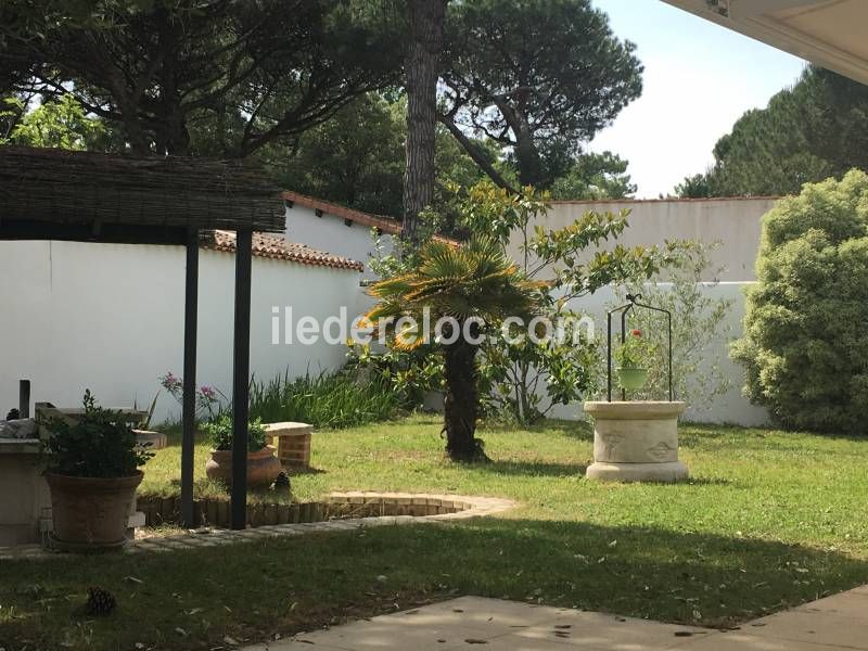 Photo 21 : JARDIN d'une maison située à La Couarde-sur-mer, île de Ré.