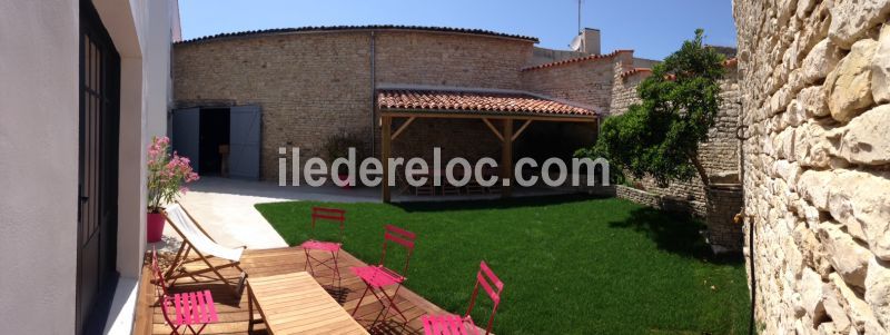 Photo 2 : PATIO d'une maison située à Le Bois-Plage-en-Ré, île de Ré.