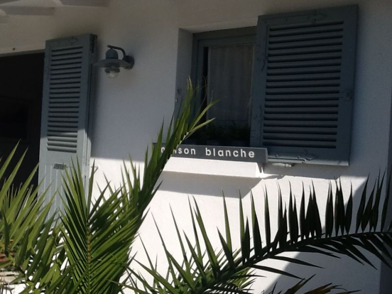 Photo 4 : EXTERIEUR d'une maison située à Les Portes-en-Ré, île de Ré.