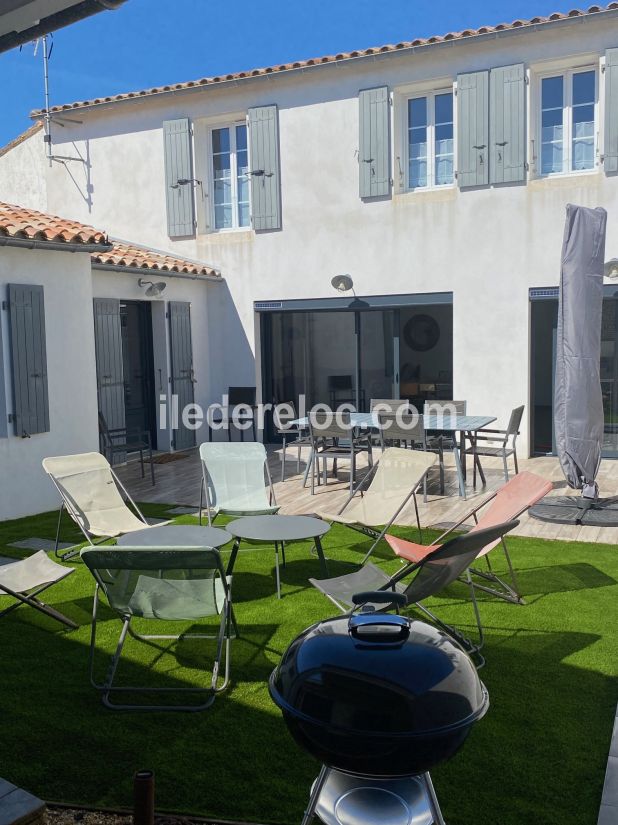 Photo 4 : TERRASSE d'une maison située à Le Bois-Plage-en-Ré, île de Ré.