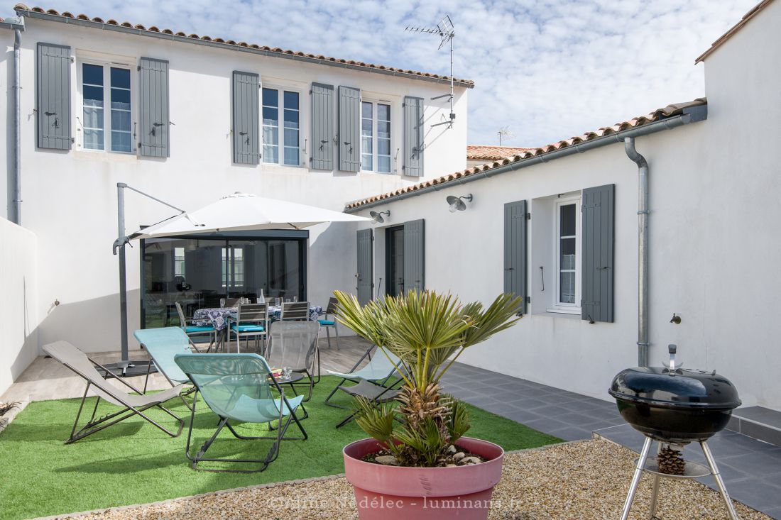 Photo 1 : TERRASSE d'une maison située à Le Bois-Plage-en-Ré, île de Ré.