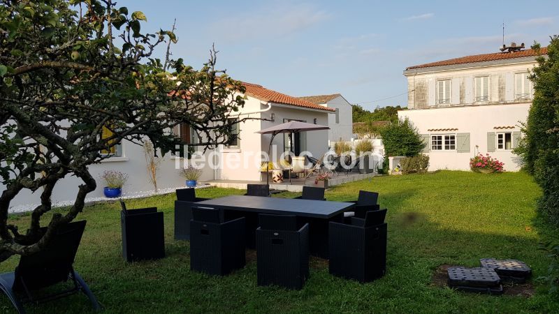 Photo 1 : JARDIN d'une maison située à Les Portes-en-Ré, île de Ré.